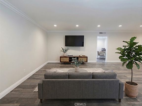 2nd image of 5354 Lindley Ave APT 204