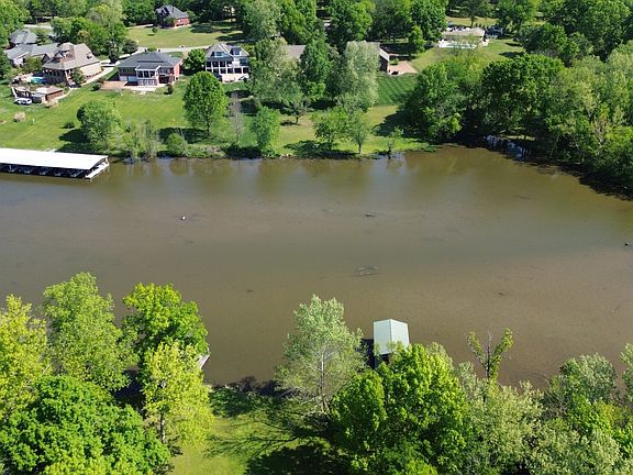 2nd image of 315 Davis Corner Rd