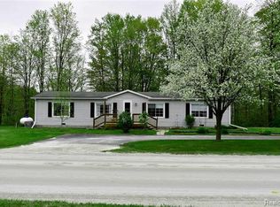 1824 Sturdevant Rd, Kimball, MI 48074