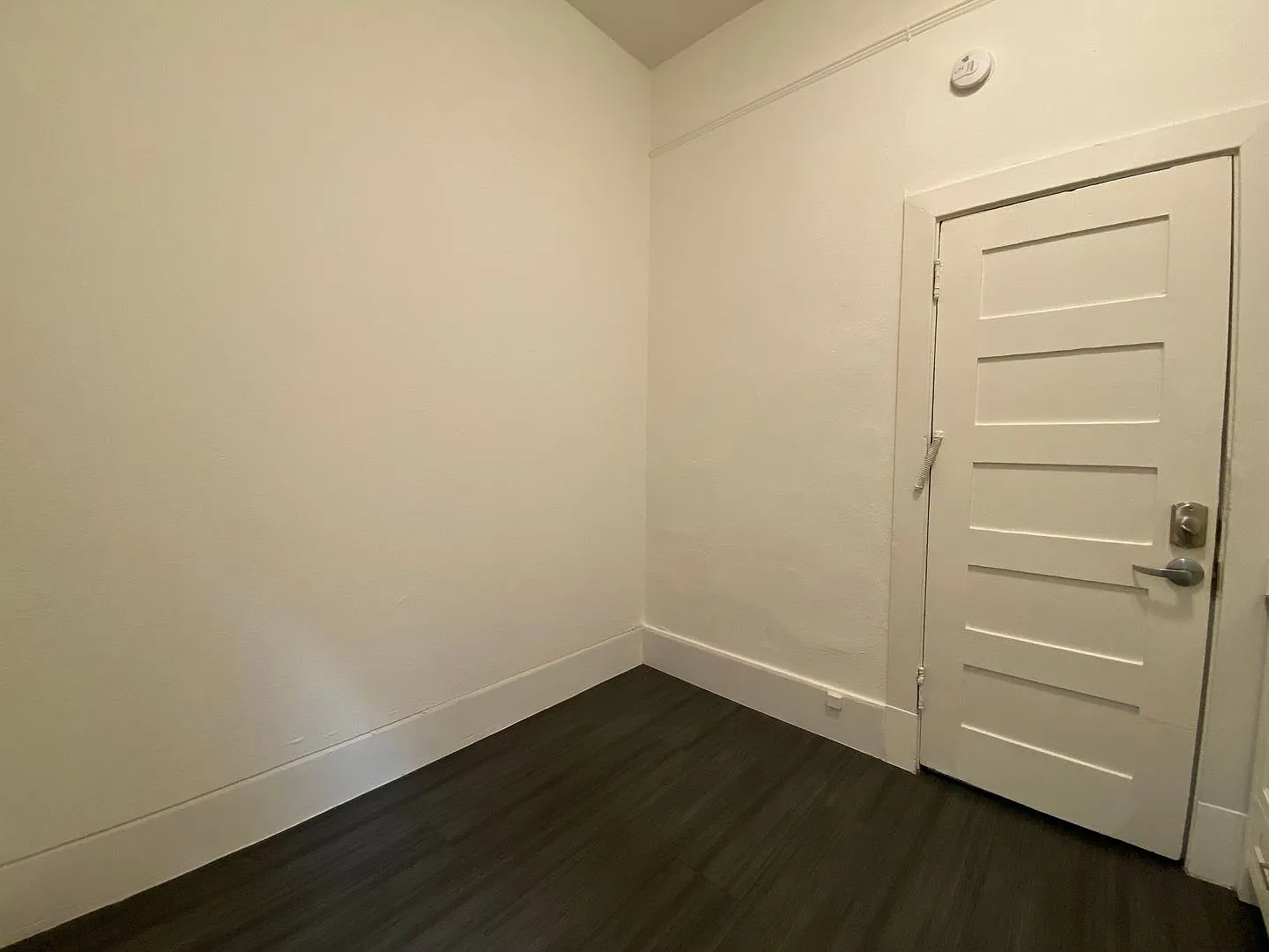 One Month Free!! Centrally Located, Renovated SRO near Financial District & Chinatown! — Photo 3