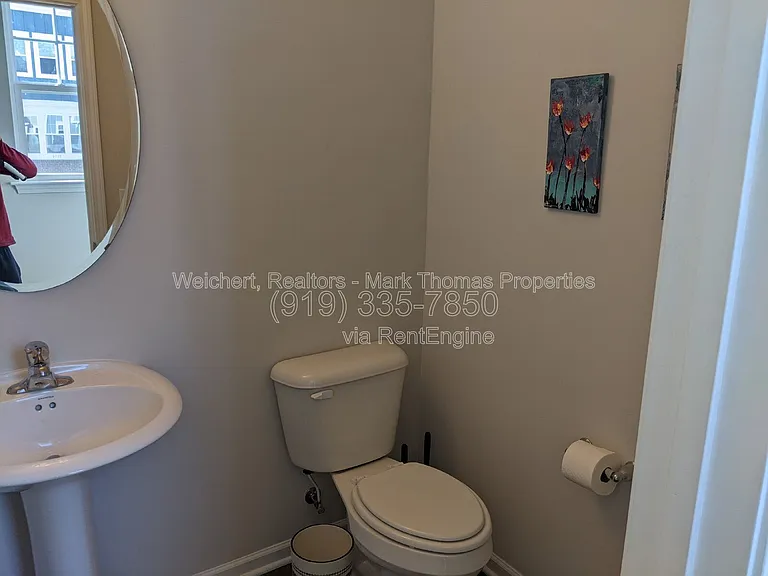 1035 Manorhaven Dr — Photo 7