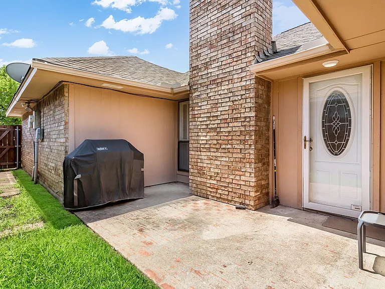 1016 Willowbrook Trl — Photo 24