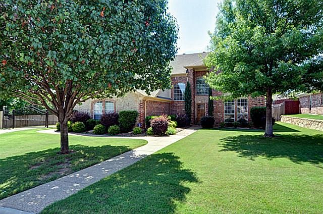 1st image of 601 Parkhill Dr