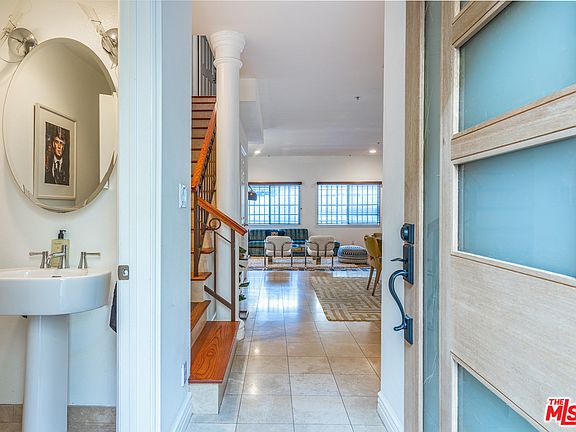 4th image of 852 N Poinsettia Pl APT 3