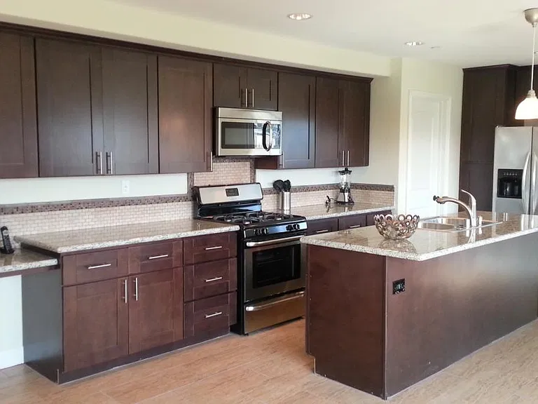 2068 Wallace Ave #B — Photo 2