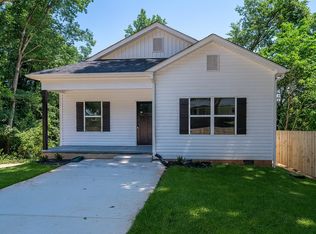 2428 11th Ave SW, Hickory, NC 28602
