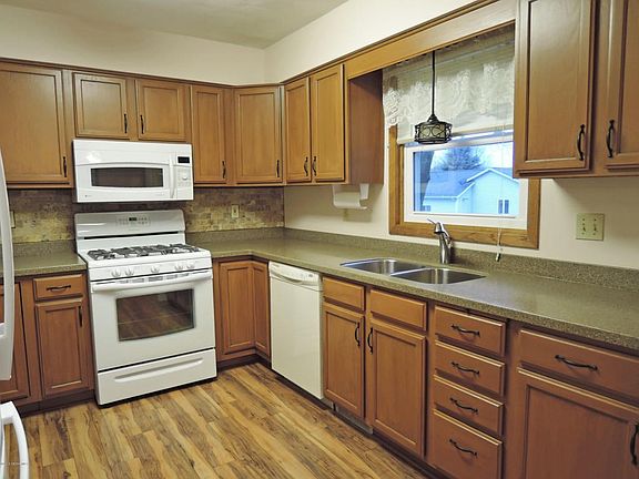 Kitchen b