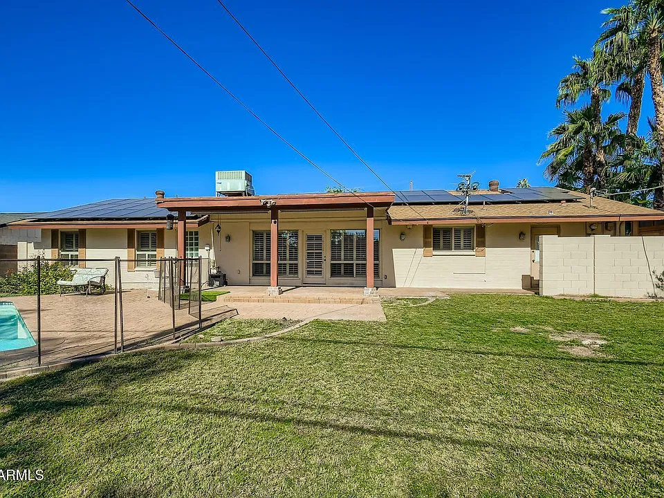 201 W Diana Ave