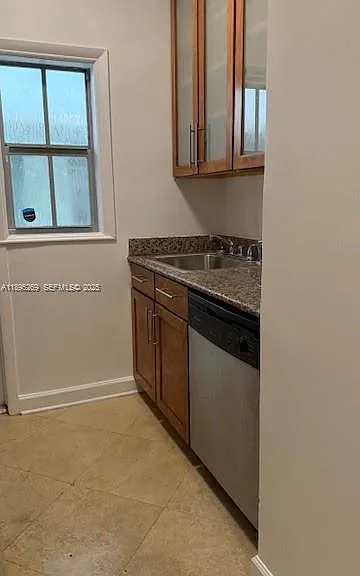 1561 Lenox Ave #11 — Photo 15