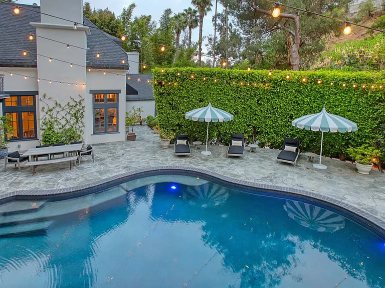 2050 Laurel Canyon Blvd — Photo 37