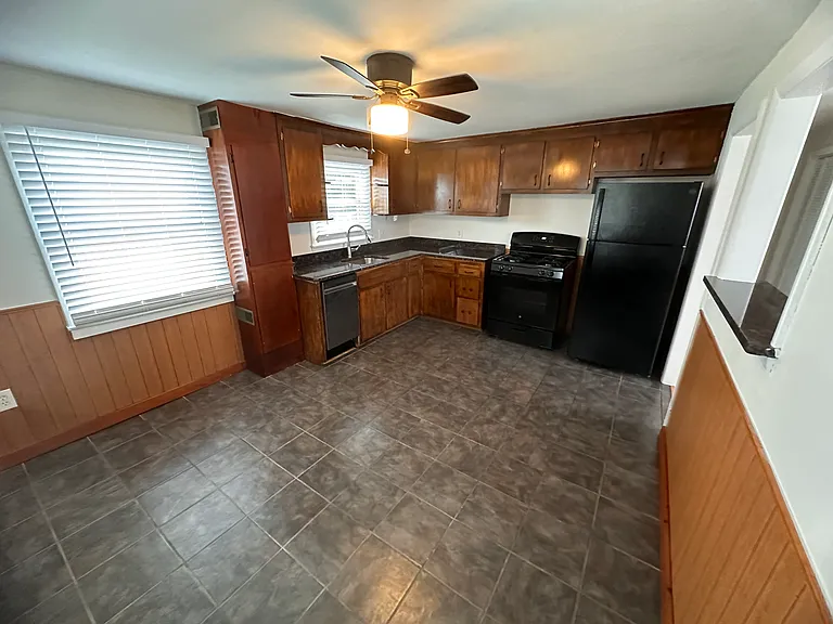 1460 Meriden Waterbury Tpke #1 — Photo 3
