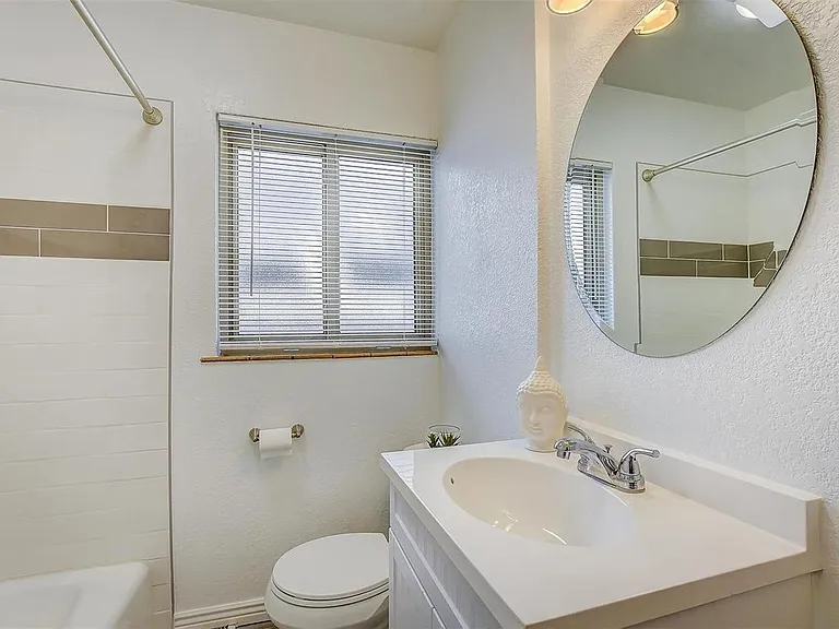 2811 Utica St — Photo 11