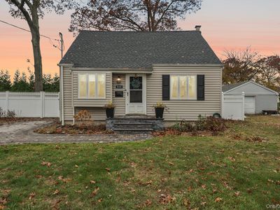 515 McCall Avenue, West Islip, NY, 11795