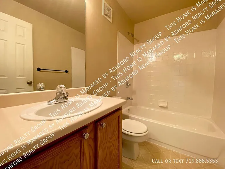 464 Ellers Grv — Photo 14
