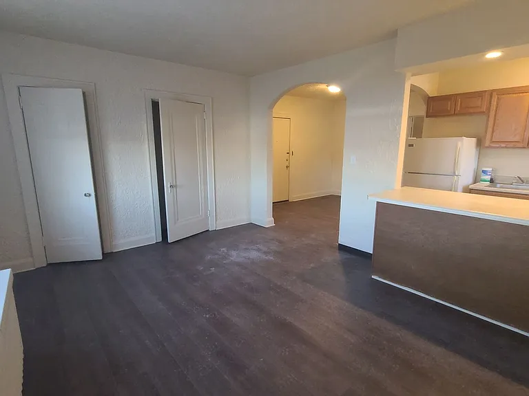 100 Academy Ave — Photo 10