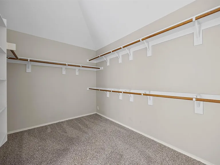 20521 Farm Pond Ln — Photo 23
