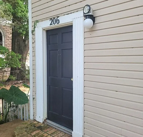 206 E Howry Ave #A — Photo 2