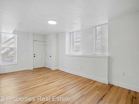 4th image of 796 Hazelwood Ave #F