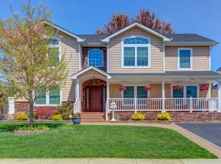 17 Mitchell Ave, Plainview, NY 11803