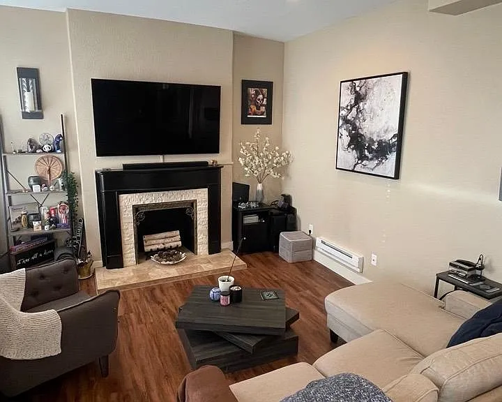 1344 N Gaylord St #100 — Photo 2