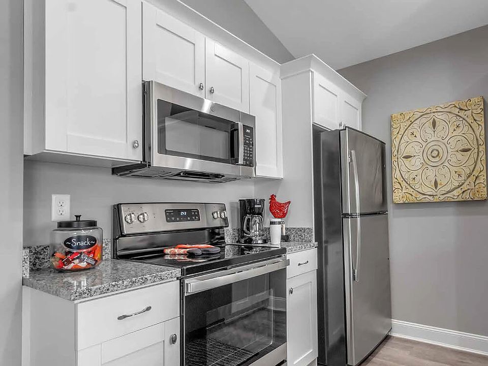 om-pics_page_06_image_0001-1