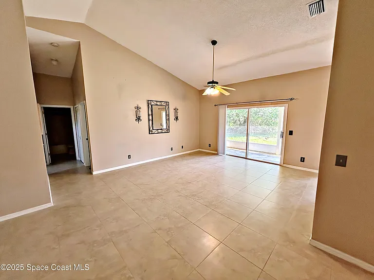 1379 California Dr — Photo 5