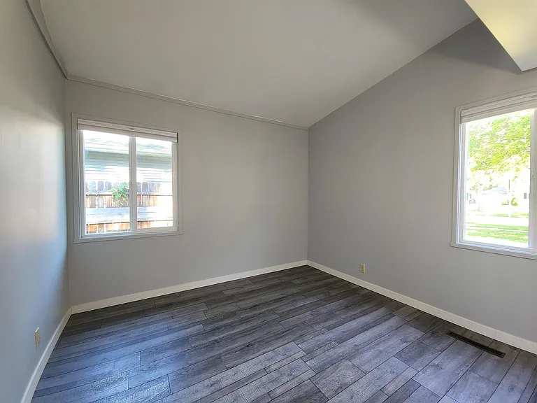 1508 E Sugnet Rd — Photo 7