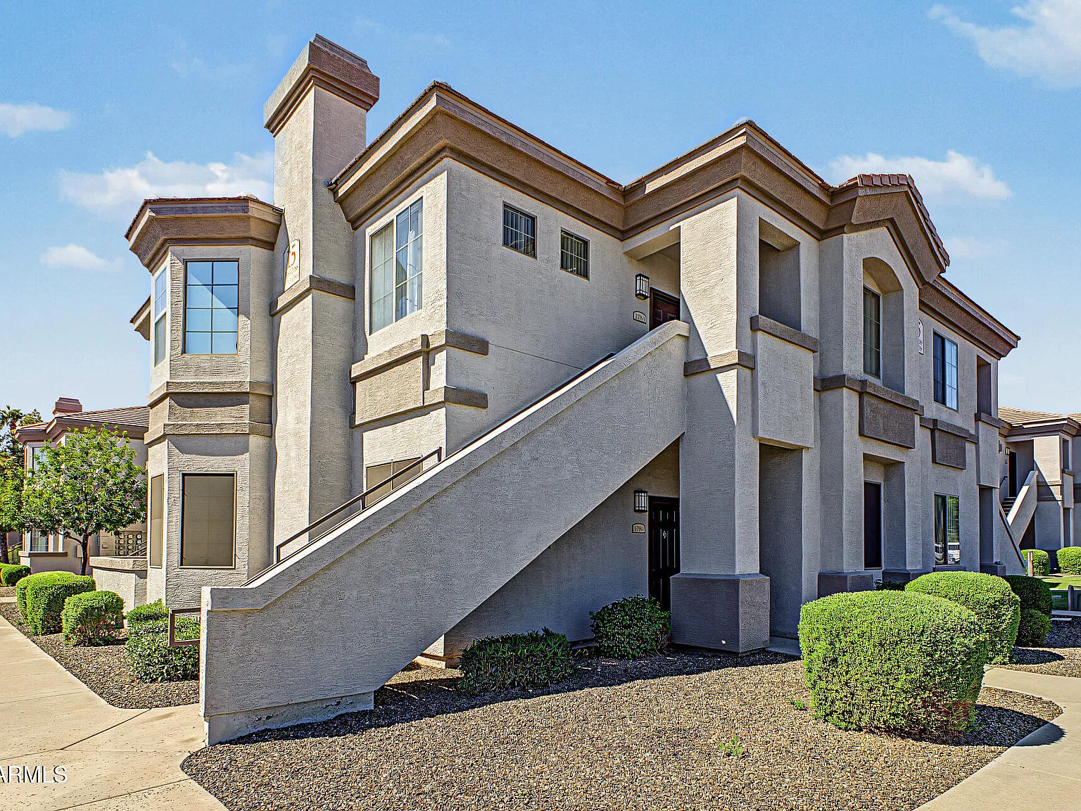 2 bed, 2.0 bath, 1056 sqft, $2,100 — Photo 3