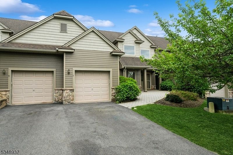 8 Tillbrook Ct
