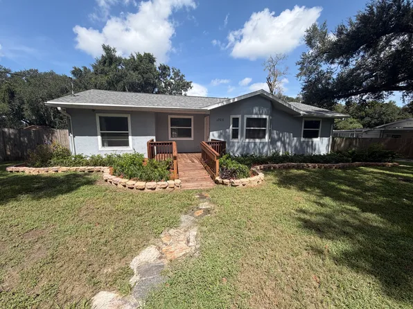 1926 Meadowridge Dr, Valrico, FL 33596