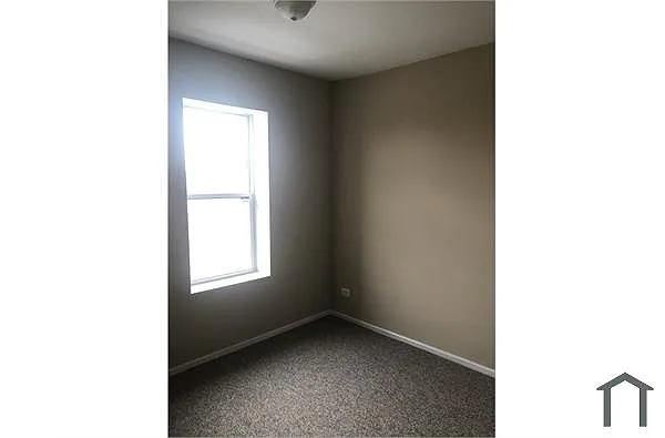 Building Photo - 747 E 65th St #2