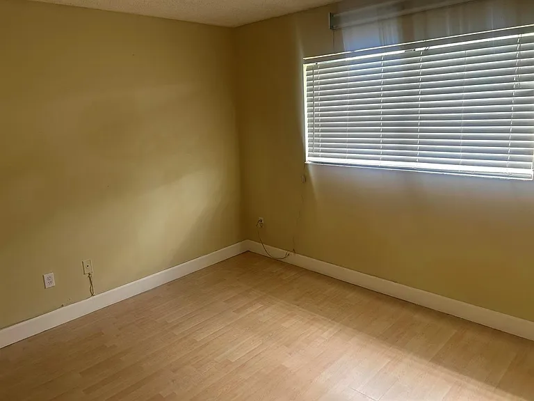 18310 Mediterranean Blvd #6-24 — Photo 9