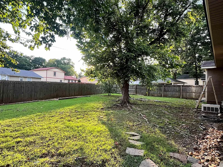 1318 Point West Dr — Photo 20