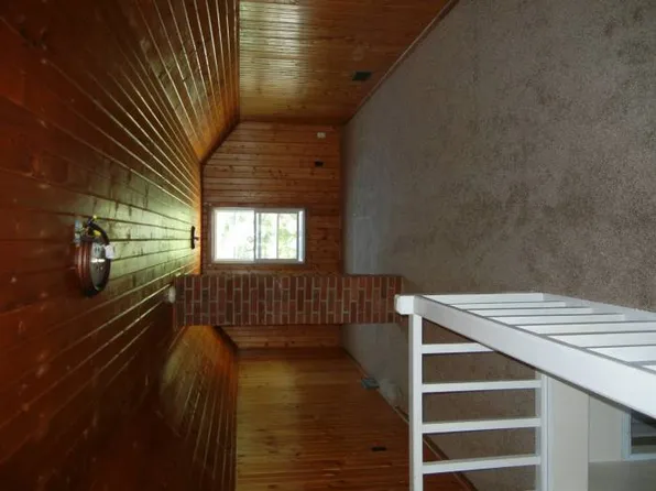 113 N Henry St, Elmore, MN 56027