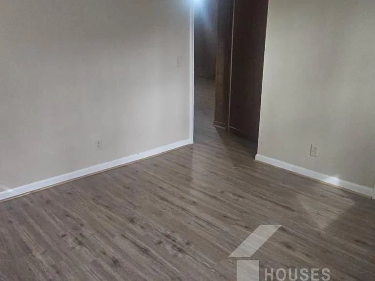 106 Batson Dr — Photo 8