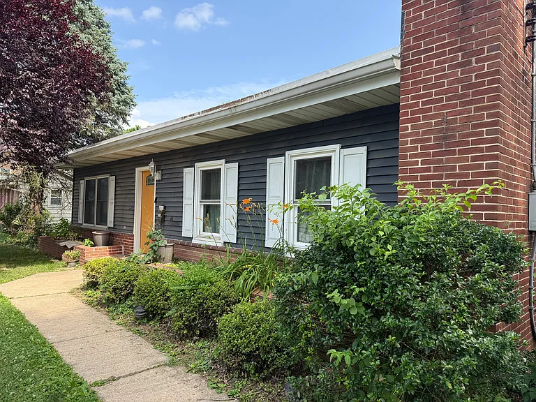 510 E Park St — Photo 4