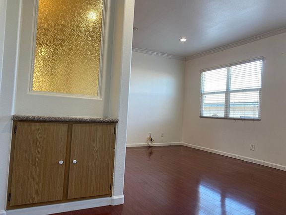 5th image of 826 Padilla St #B