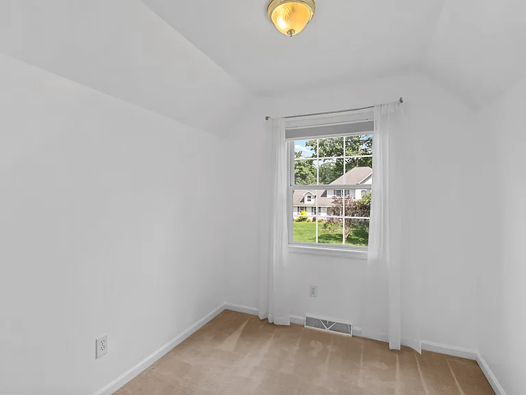 2 Oakline Ct — Photo 43