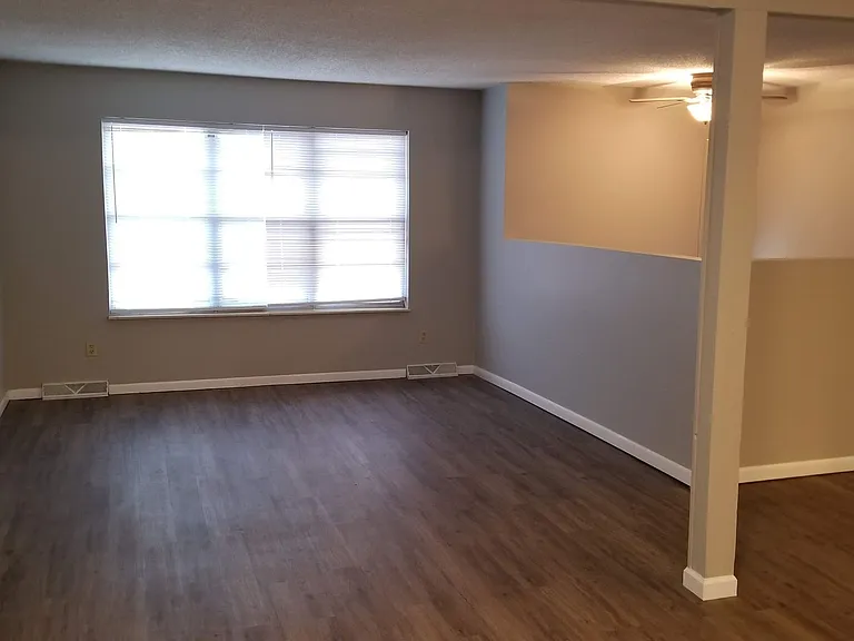 2568 Robin Cir — Photo 3