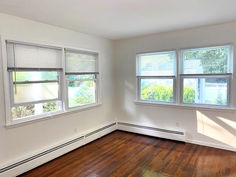 320 Washington Ave #1 — Photo 2