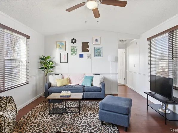 1037 Helen Ln, Madison Heights, MI 48071