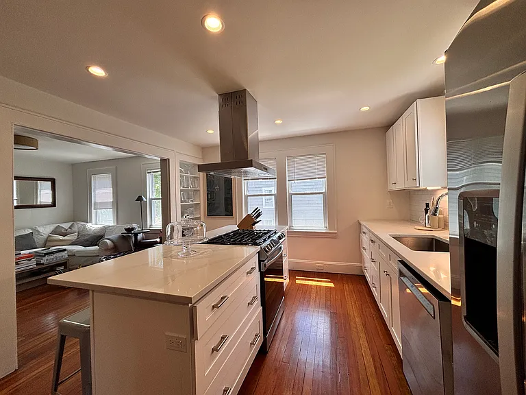 144 Bungalow Ave — Photo 8