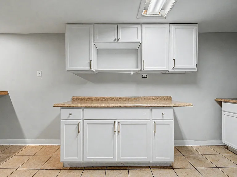 2206 N Kostner Ave #B — Photo 7