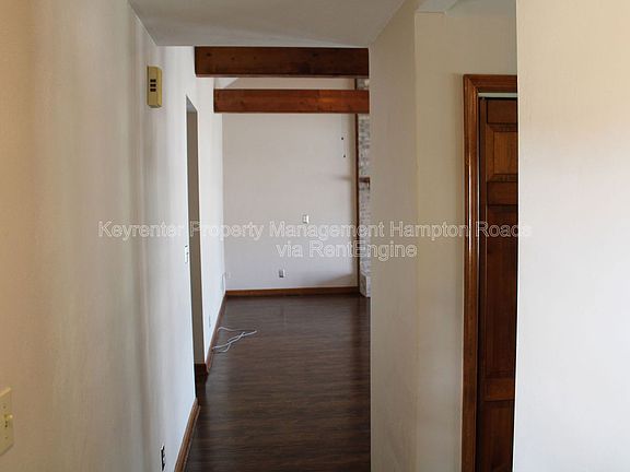 3rd image of 1210 Plantation Lakes Cir