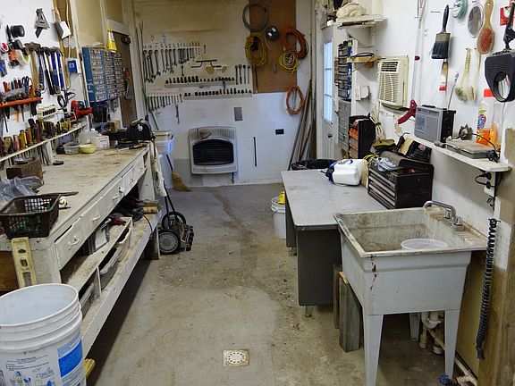Pole Barn Toolroom, heat, wa