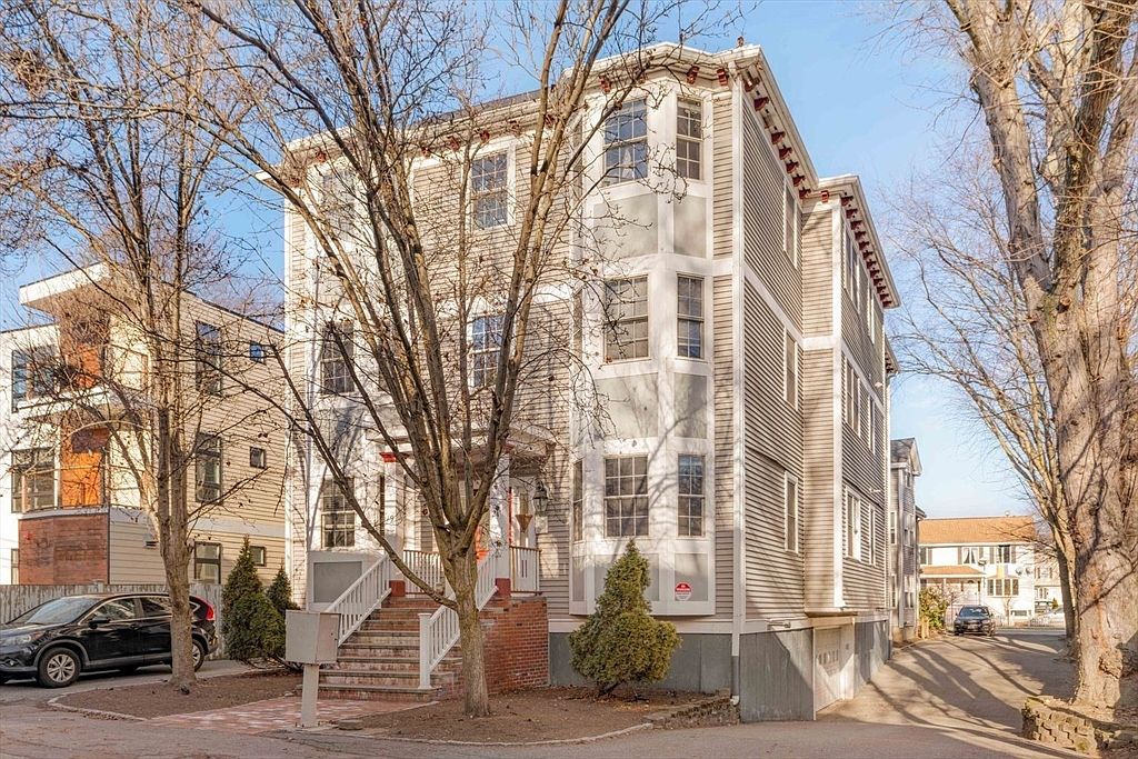 邦楽 ROLLIE 19 1/2 Street 19 Harris St #2, Cambridge, MA 02140 | Zillow