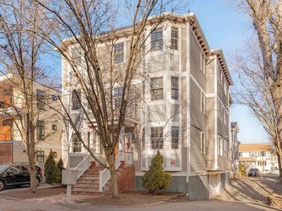 19 Harris St #2, Cambridge, MA, 02140