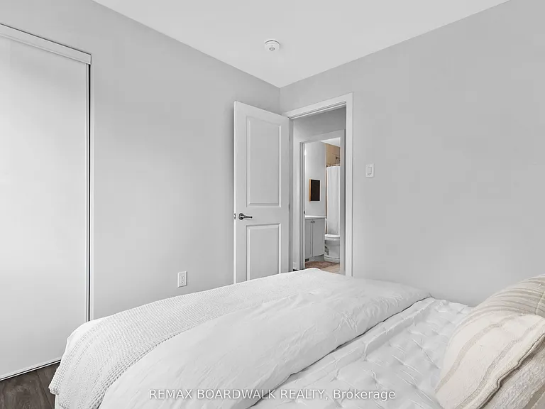 210 Verulam St — Photo 10