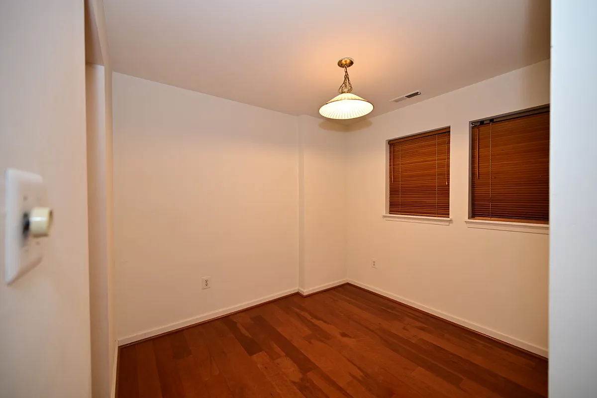 Building Photo - 8348 Montgomery Run Rd #A