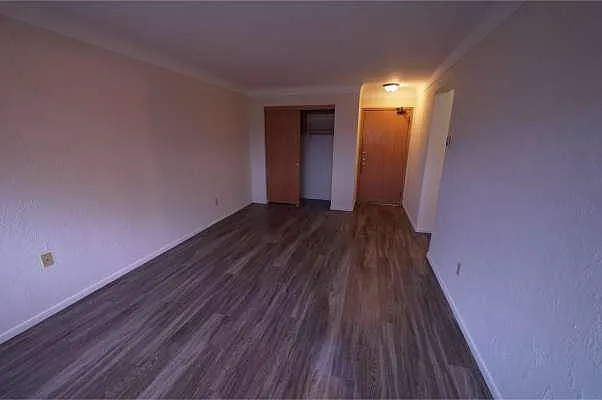 View Street Apartments — Photo 8